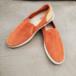 UGG Adley Perf FireOpal Suede/Leather Elastic Goring Women Sneaker